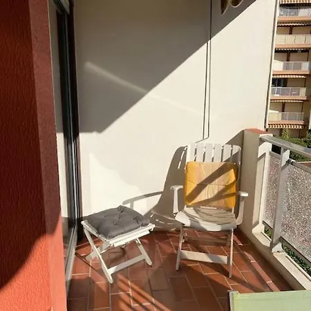 公寓 Joli Calme Avec Vue Piscine Mandelieu